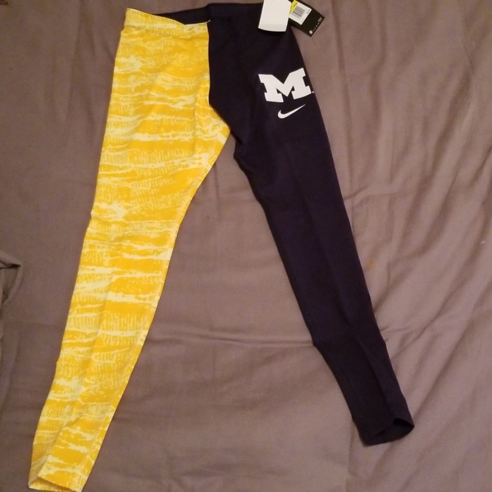 University of Michigan NIKE leggings